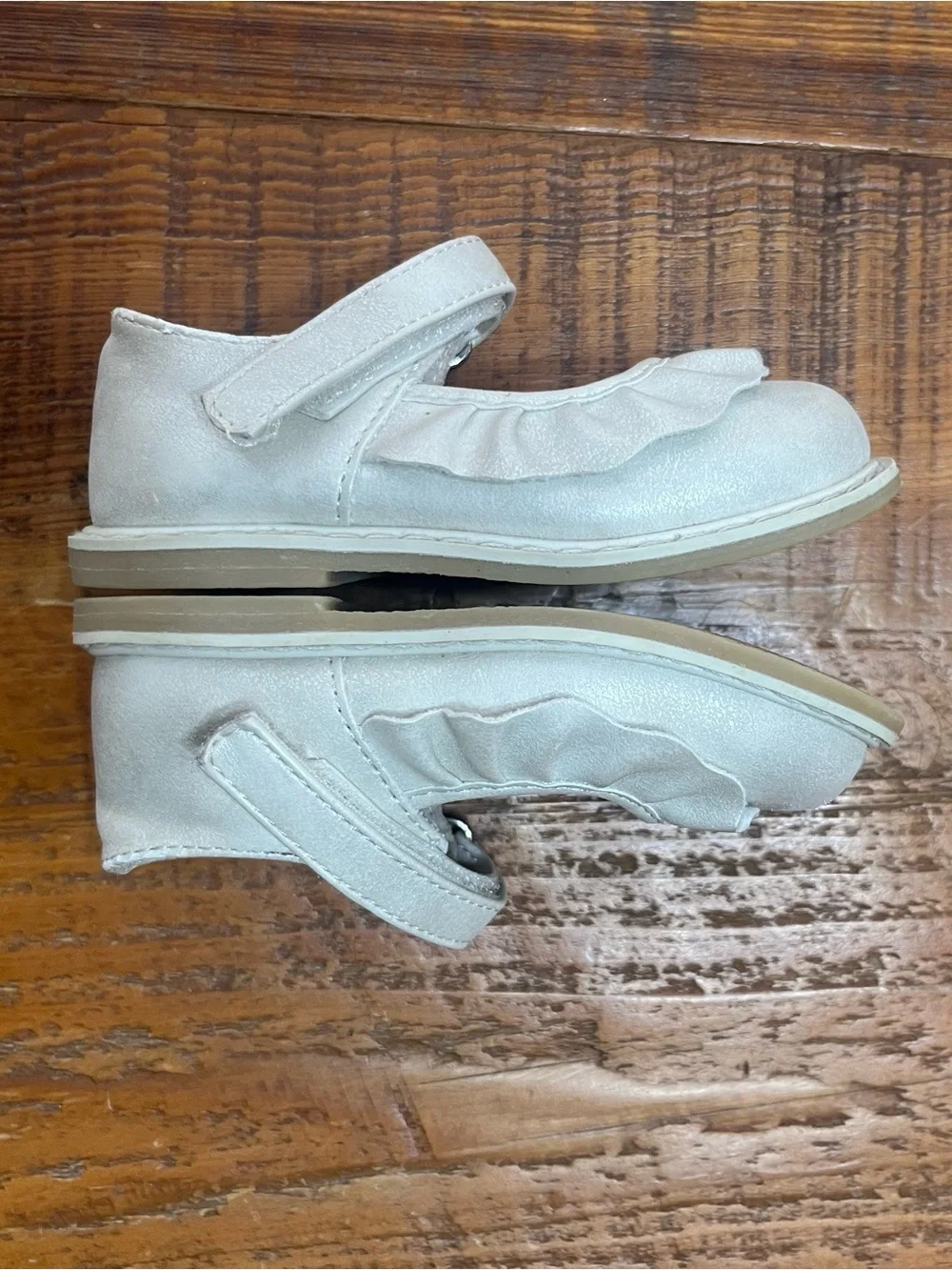 Baby Deer Kamdyn Mary Jane Ivory Shimmer Dress Shoes with Ruffle Trim Size 5
